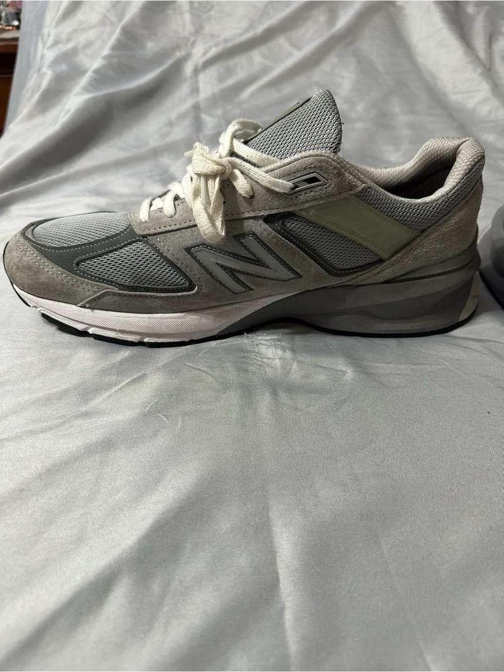 NEW BALANCE 990V5 MEN SHOES